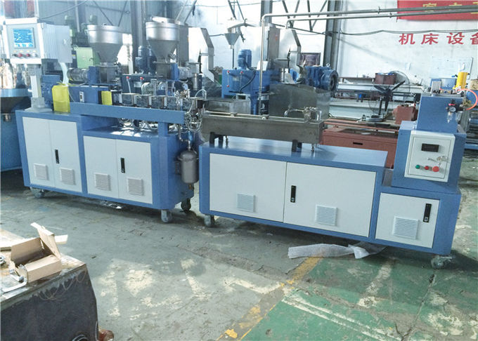 De dubbele Machine van de de Schaalextruder van het Schroeflaboratorium met hoogst Efficiënte Output 5-10kg/hr